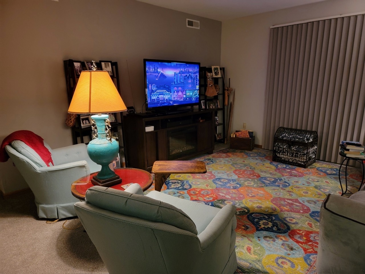 Living room - 135 W Oak Leaf Dr