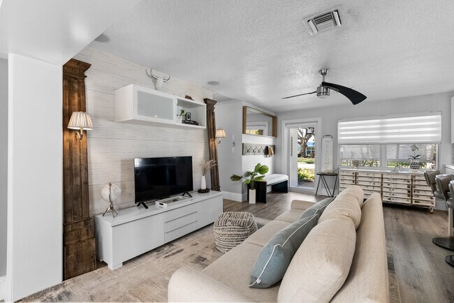 Building Photo - 1605 Treemont Ave