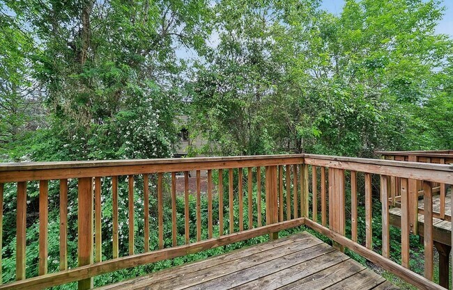 Building Photo - 775 SW Dillan Dr