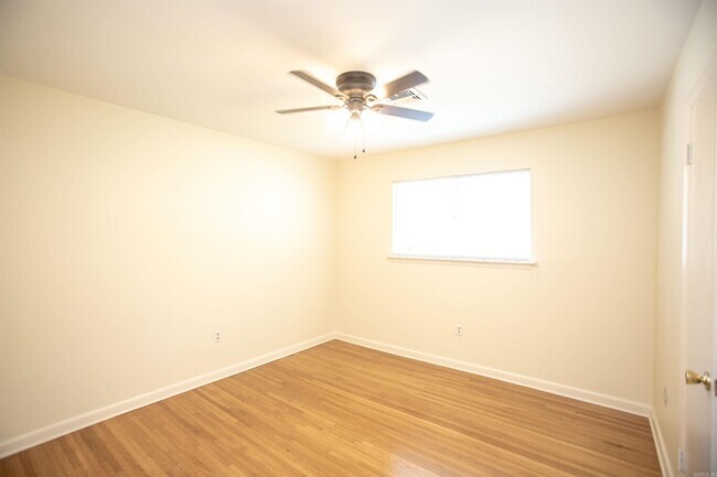 Building Photo - 7400 L St