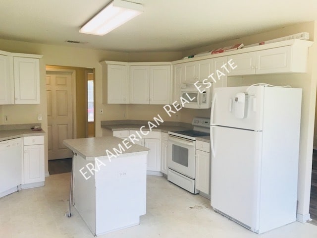 Building Photo - 1306 Jeffrine Dr