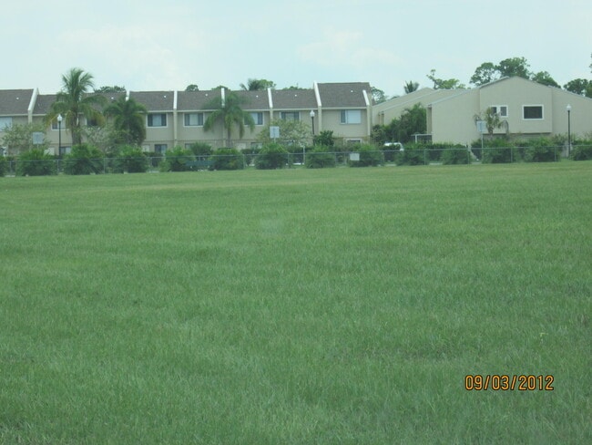Building Photo - 139 Sparrow Dr