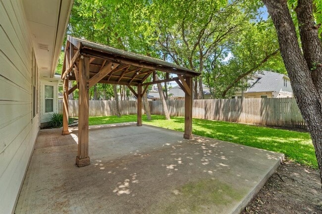 Building Photo - 309 Creek Ridge Ln