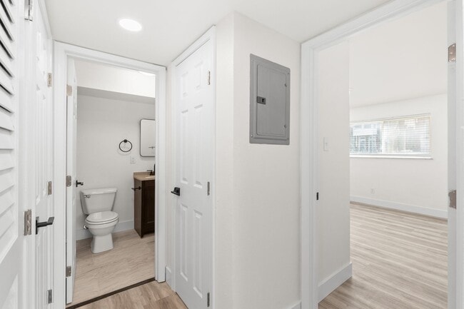 Building Photo - Tower Grove East - Updated 1 Bedroom