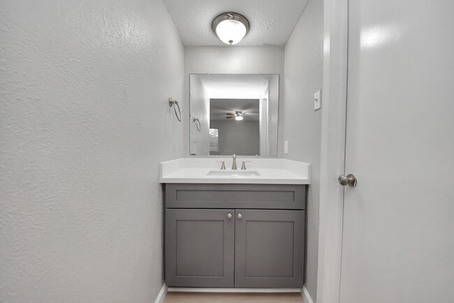 Building Photo - 3030 Ciderwood Dr