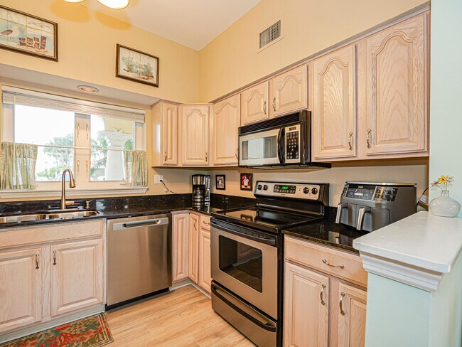 Building Photo - 5075 Harmony Cir