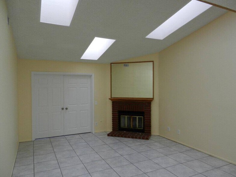 Building Photo - 37632 13th St E