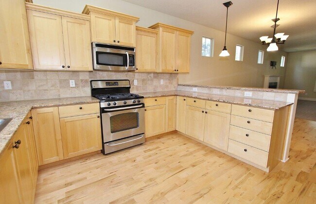 Building Photo - Immaculate Home w/Open Floor-Plan Nestled on the Boise Bench