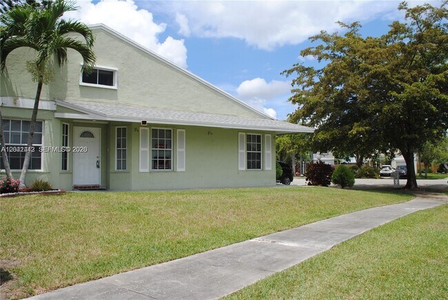 Building Photo - 14636 SW 127th Ct