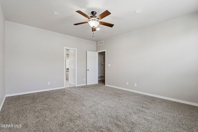 Building Photo - 825 Dulce Tierra Dr