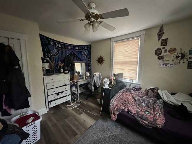 Building Photo - 349 W McMillan St