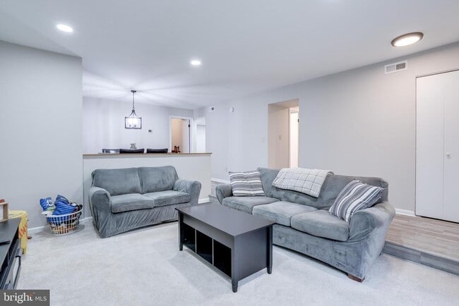 Building Photo - 6454 Birch Leaf Ct