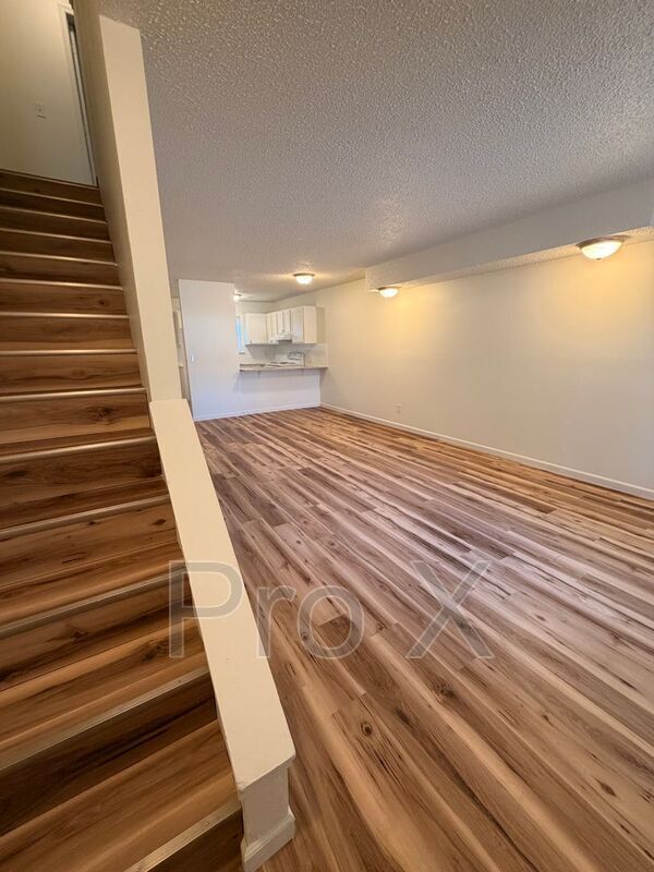 Building Photo - 504 N Betty Jo Dr