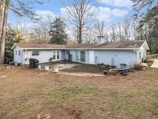 Building Photo - 3590 Cloudland Dr