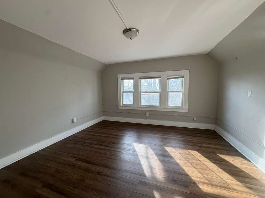 Building Photo - 153 Humphrey St