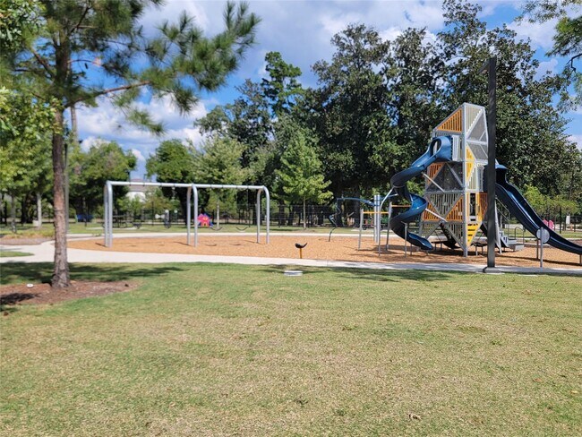 Building Photo - 613 Royal Arch Dr