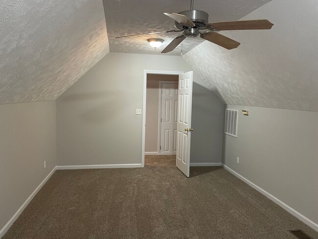 Building Photo - 4 Bedroom Ranch near Fort Bragg