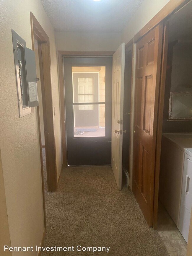 Building Photo - 2 br, 2 bath House - 5914 Gunbarrel Ave #E