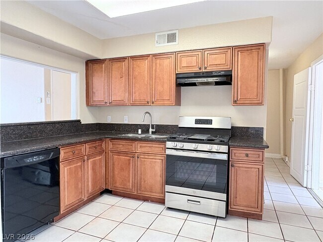 Building Photo - 6329 Brittany Way