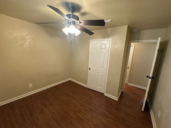 Building Photo - **Spacious 3BR/2BA Home with Covered Patio...