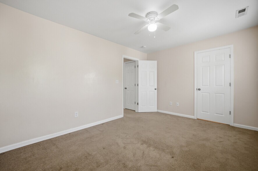 Building Photo - 5109 James St