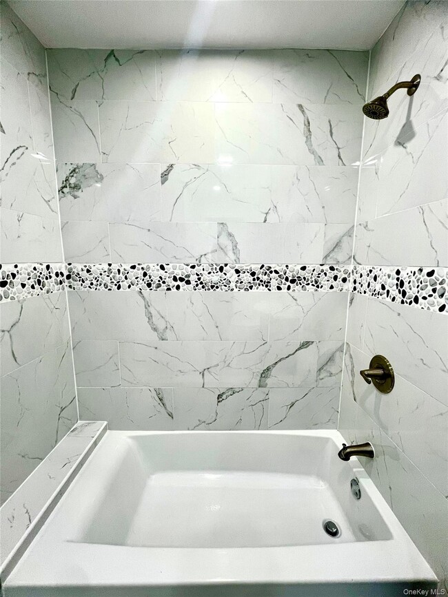 Building Photo - 126 W Main St