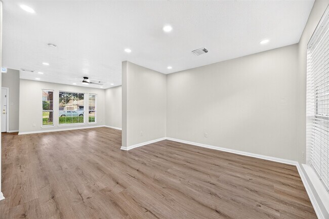 Building Photo - 17243 Valemist Ct