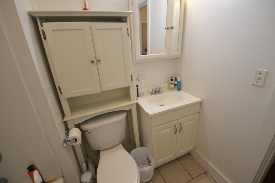 Building Photo - 66 Egmont St