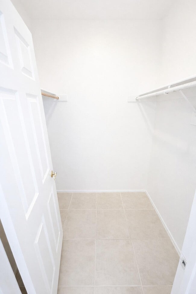 Building Photo - 78715 Naples Dr