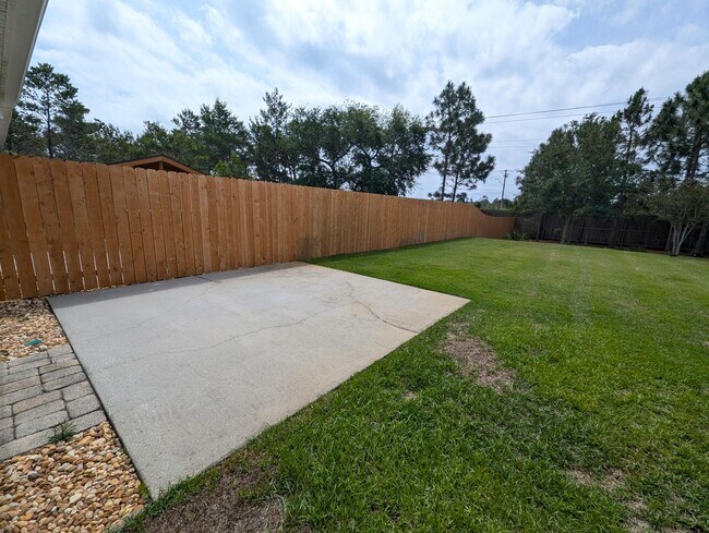 Building Photo - 1827 Sundown Dr
