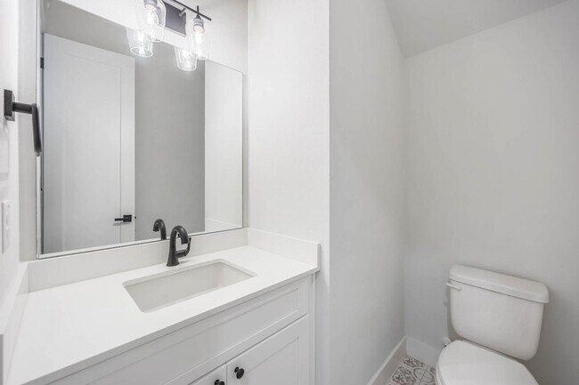 Building Photo - 6124 Campo Vista Dr