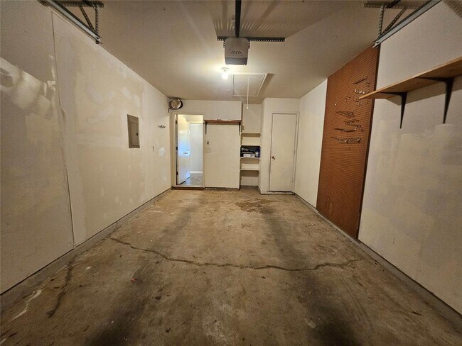 Building Photo - 174 Prairie Springs Loop