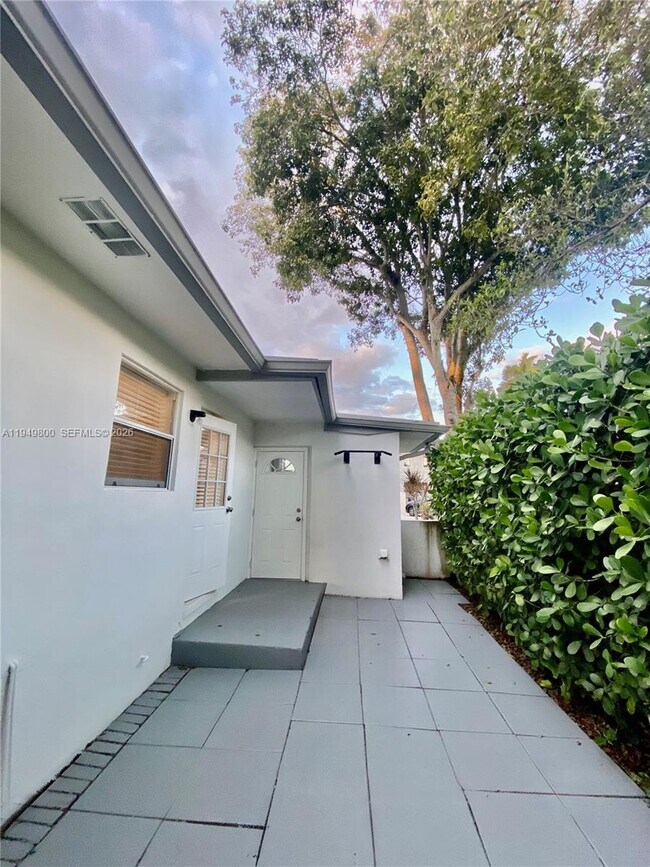 Building Photo - 3360 Frow Ave