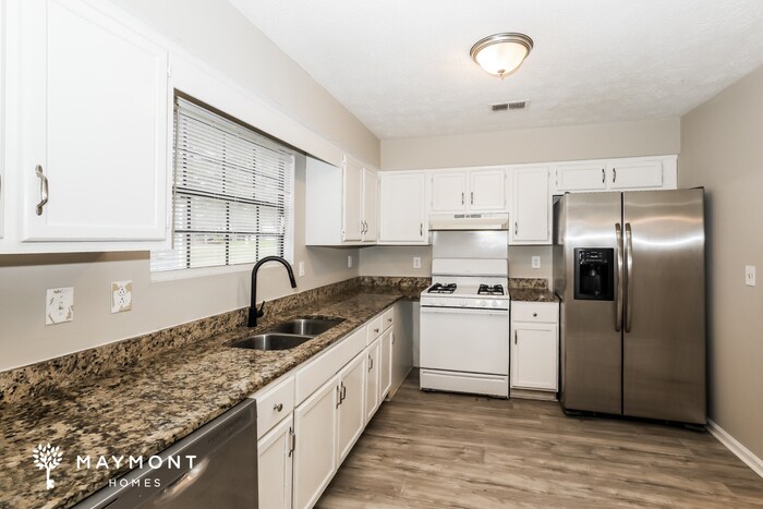 Building Photo - 9370 Woodloop Ct