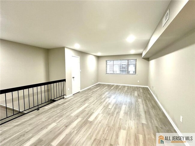 Building Photo - 1310 Bradley Ct