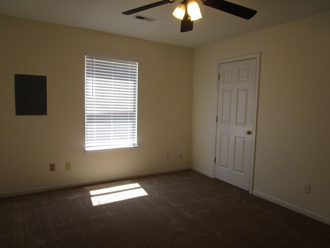 Building Photo - 3540 Prescott Dr