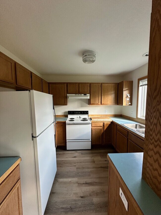 Building Photo - 110 N Pondera Ave