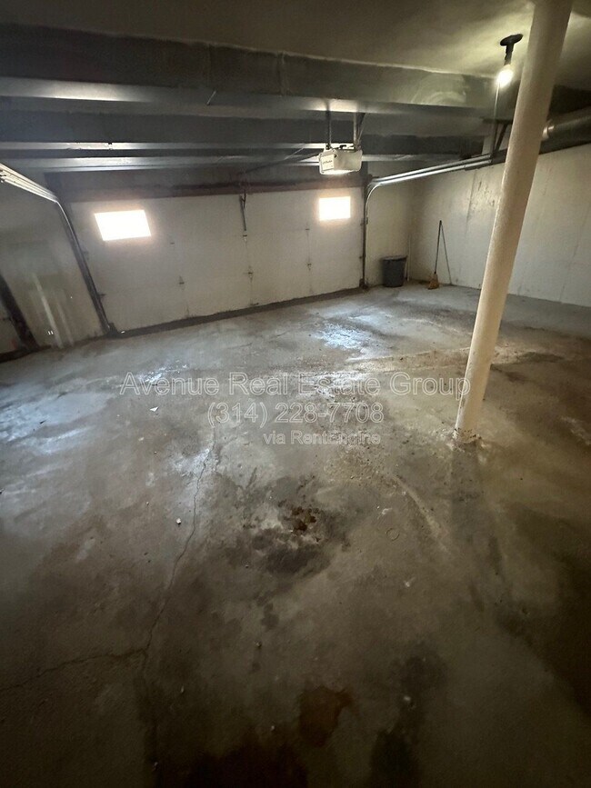 Building Photo - 10361 Corbeil Dr