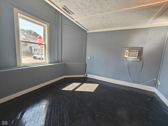 Building Photo - 116.5 Montgomery St