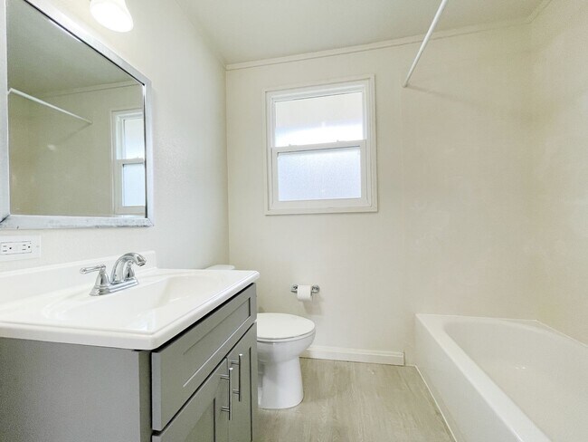 Building Photo - Pet Friendly Kailua House with A/C