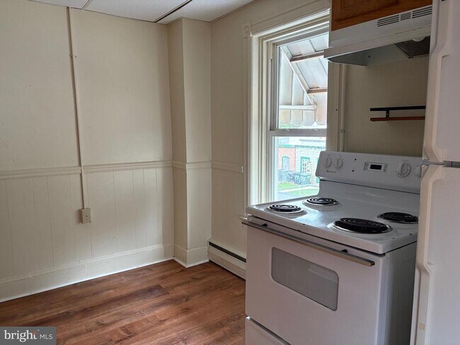 Building Photo - 114 Strode Ave