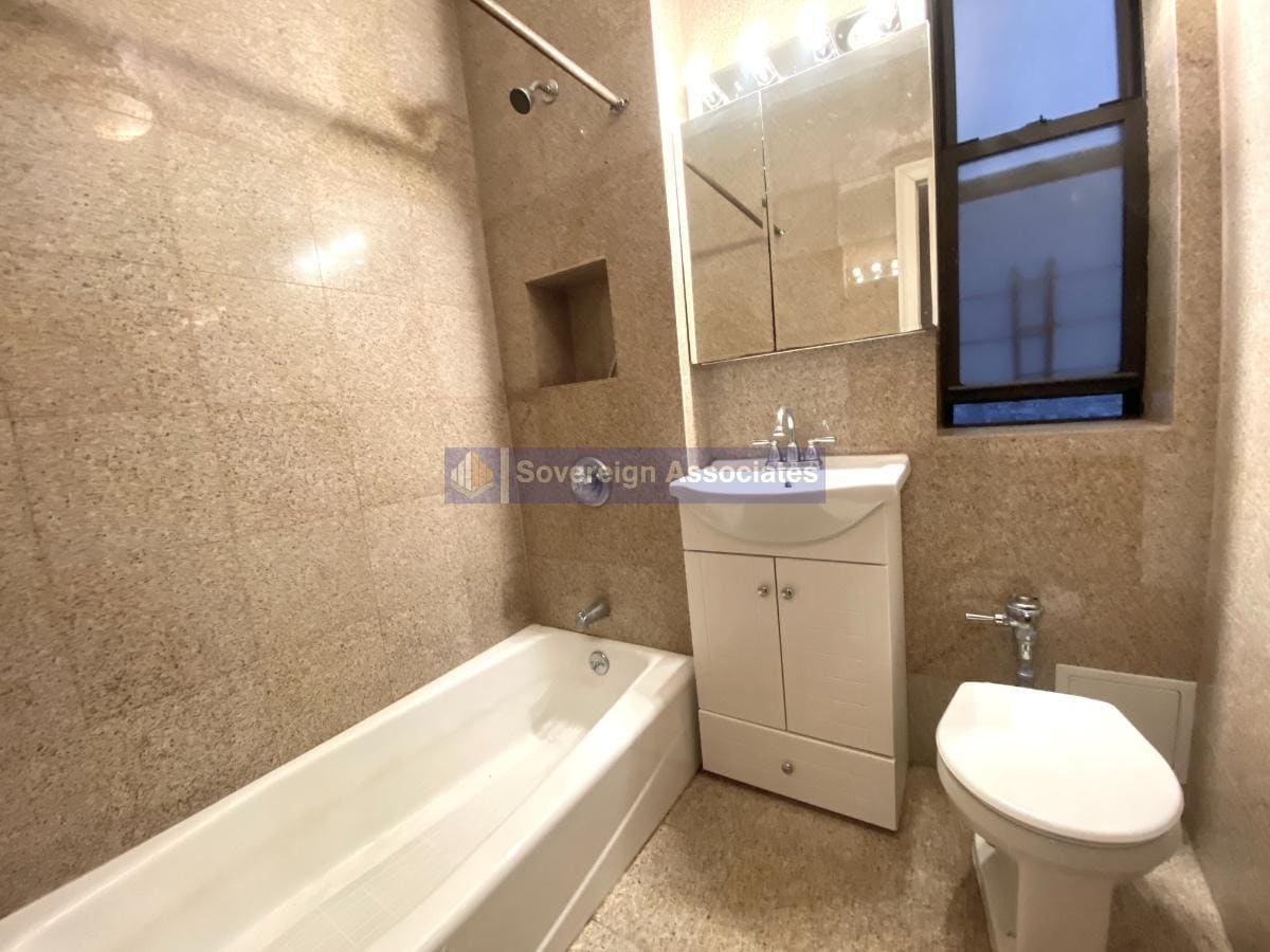 Building Photo - 660 Fort Washington Ave