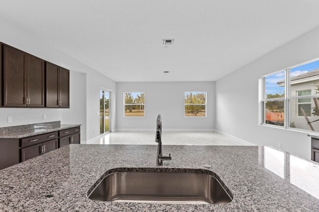 Building Photo - 15054 Wildwood Cir