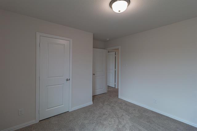 Building Photo - 1033 Park Oak Ln