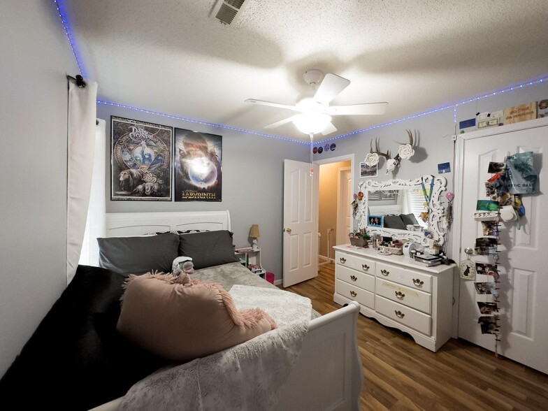 Building Photo - 2810 Jonquil Pl