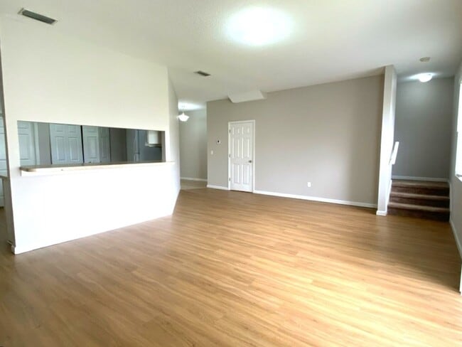 Building Photo - Spacious 3 Bedroom Port Orange Townhome!