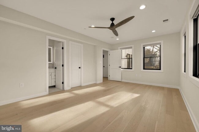 Building Photo - 4913 Sherier Pl NW