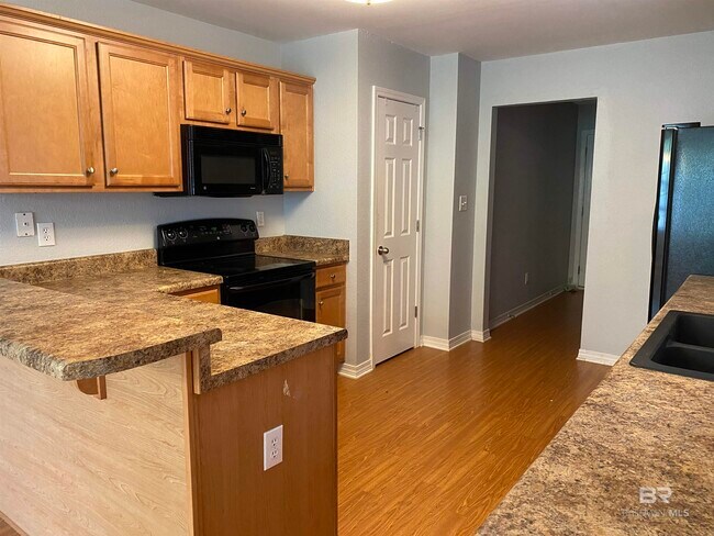 Building Photo - 8057 Deerwood Dr