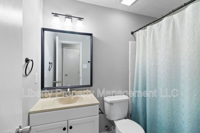 Building Photo - 5406 Leesburg Ct