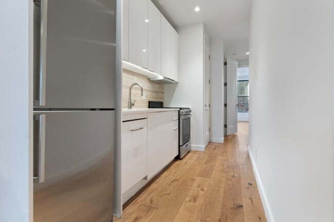 Building Photo - 2 bedroom in New York NY 10011